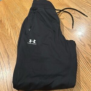 Men Under Armour joggers size medium